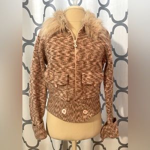 🤍stunning vintage zipper sweater with removable faux fur collar🤍